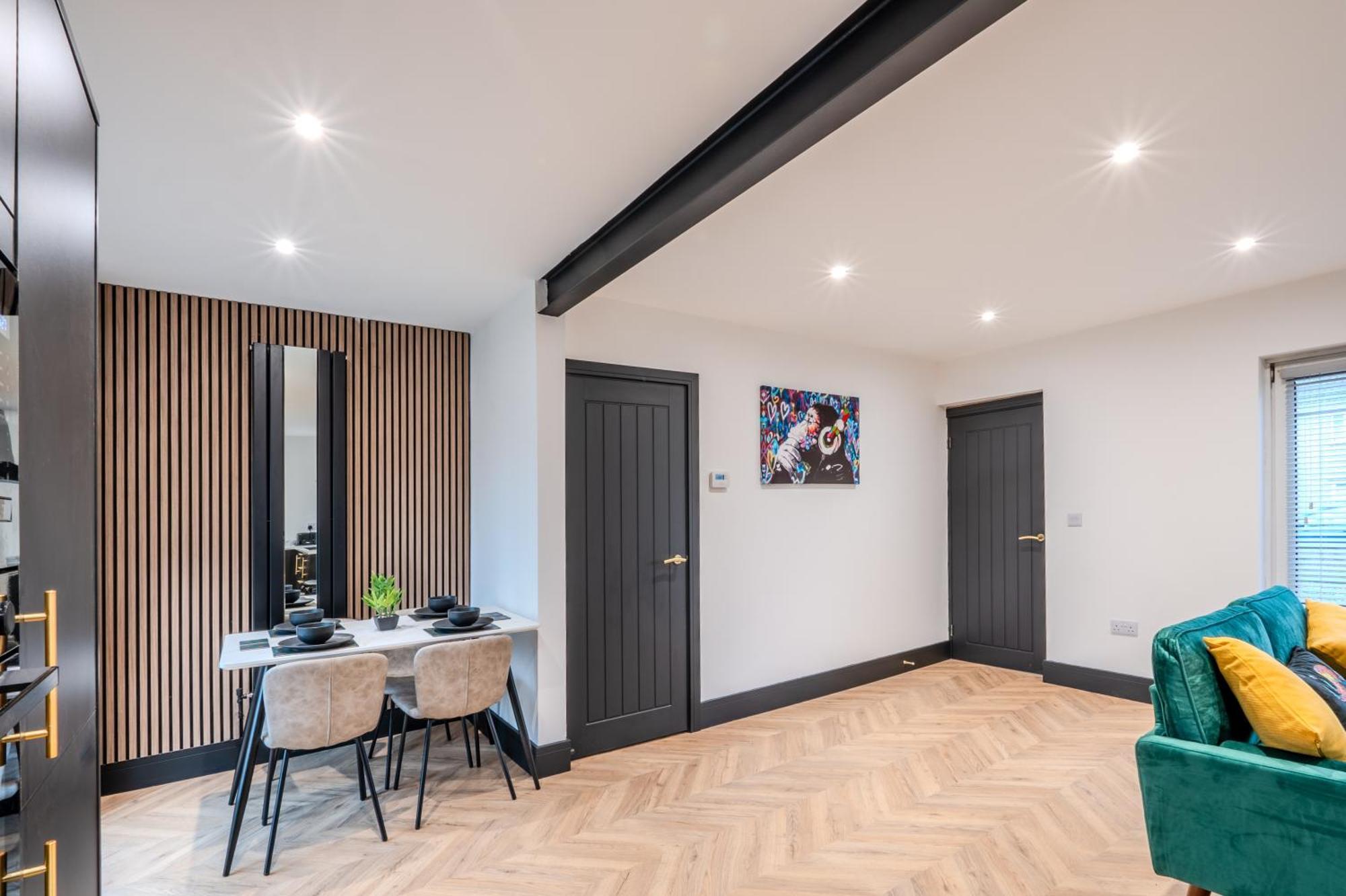 Modern 3Br Home - Private Parking - Tv In Every Bedroom Суонзи Екстериор снимка